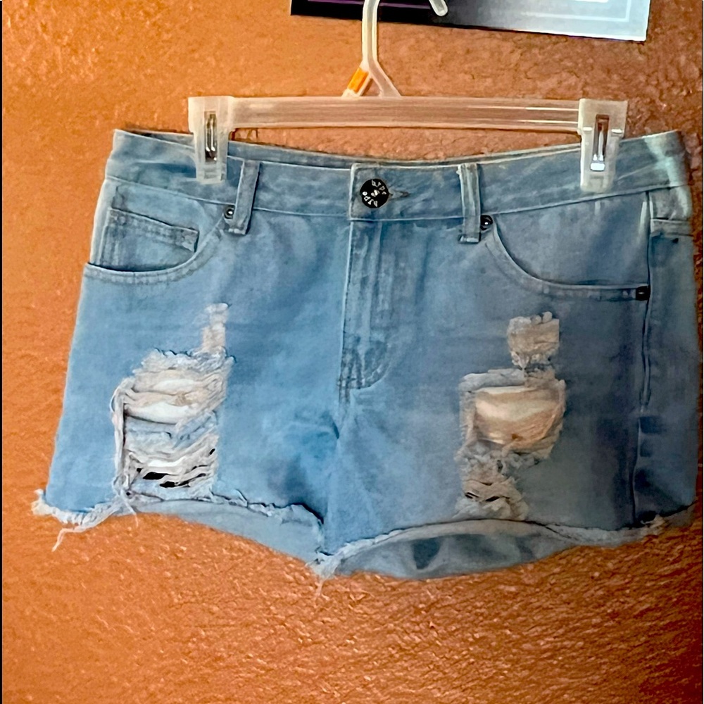 Short shorts